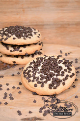 Large Regular Chocolate Chip Cookies