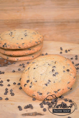 Large toll house chocolate chip cookies