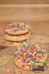 Large Chinese sprinkle cookies