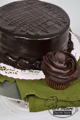 Black velvet with fudge cake and cupcake