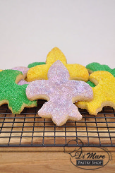 Sanded Sugar Trident Cookies