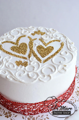 Gold glitter & hearts for the one you love. Put a smile on their face just in time for Valentine&rsquo;s Day!