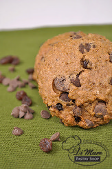 Vegan chocolate chip raisin cookies