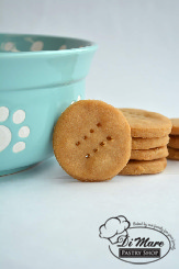 With yogurt, ginger and apples this treats are sure to delight your pup!