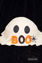 BOO! How cute is this Ghost fondant cake!