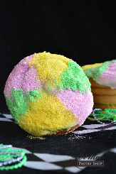 A mini version of a King&rsquo;s Cake, great for just a taste.